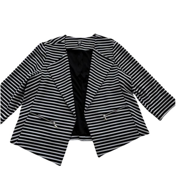 Roz & Ali Woman Black White Stripe Open Front 3/4 Sleeve Blazer Jacket Size 1X - Picture 7 of 12